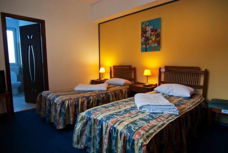 Hotel Astra Braşov Esterno foto